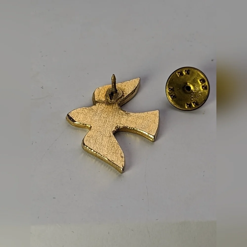 Vintage Dove Pin Brooch cream enamel gold tone with tack backing 1970 Christian